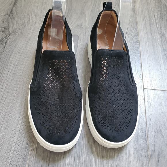 Vionic Slip On Sneaker 8 Kimmie Black Leather Perforated Casual Orthotic Classic - Picture 2 of 13